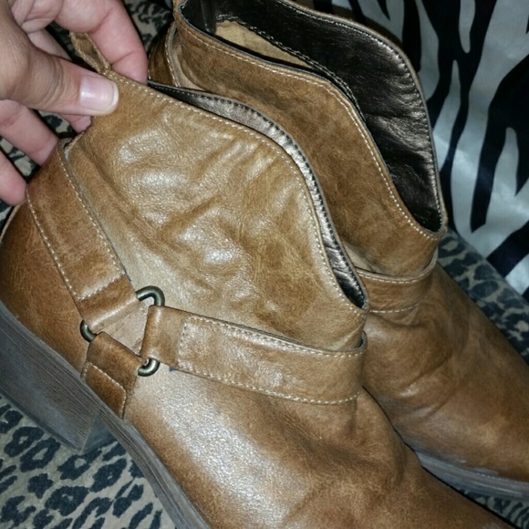 Low boots