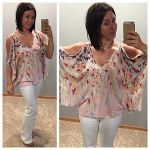 •Fiori Cold Shoulder Watercolor Kimono Top•