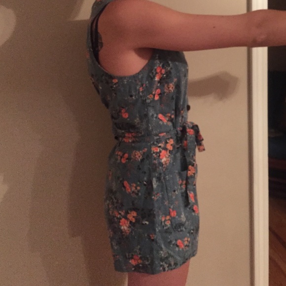 Flower print romper with back cut out - Picture 3 of 4