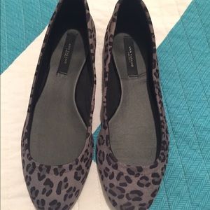 Flat shoes