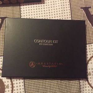 🌸SOLD🌸Anastasia Powder Contour Kit Light