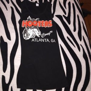 hooters tank top