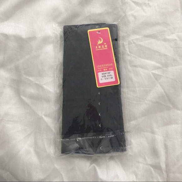 Women's waist trainer (FITS MORE LIKE A LARGE)