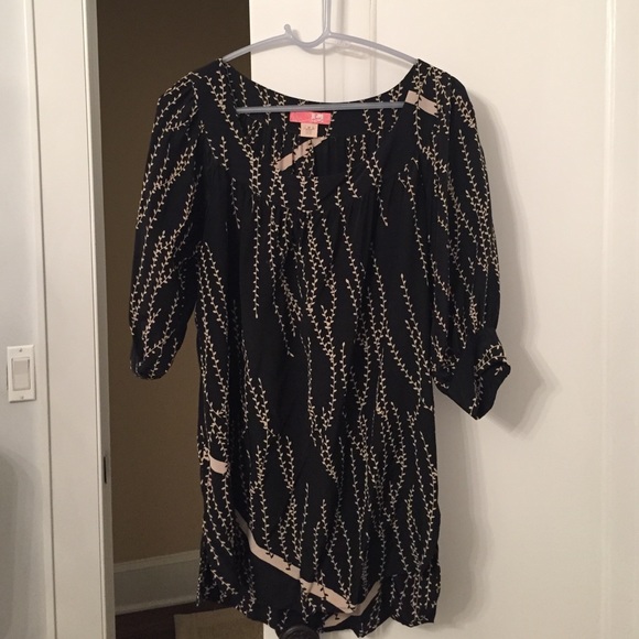 Black tunic from Urban Outfitters - Picture 1 of 3