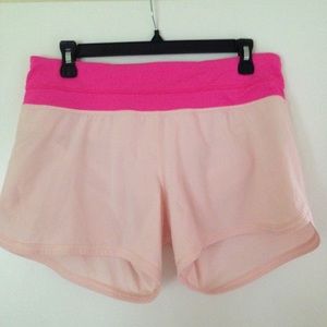Lululemon Groovy run short!