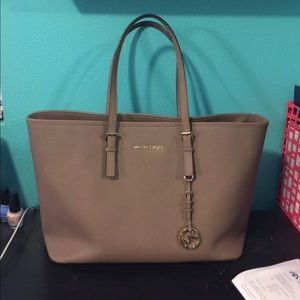 Authentic Michael Kors Jet Set Tote