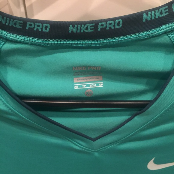 Nike Pro long sleeve top - Picture 2 of 3