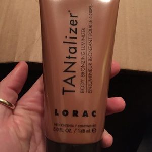 💲SALE‼️LORAC TANtalizer Body Bronzing Luminizer