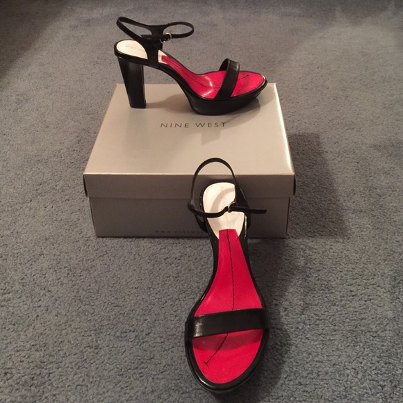 Nine West black leather sandal.