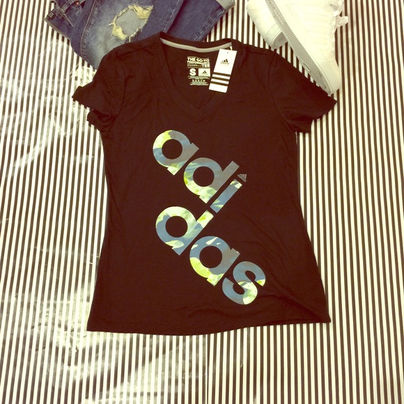 Black Adidas symbol t-shirt