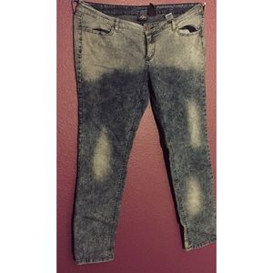 Acid wash jeggings