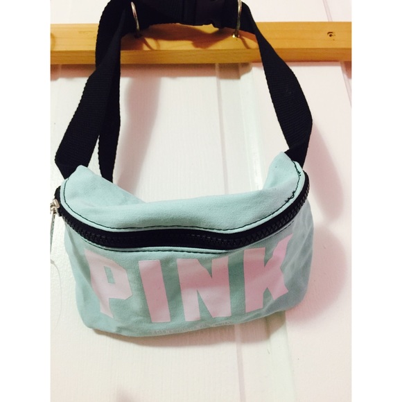 PINK Victoria Secret Fanny Pack 😊