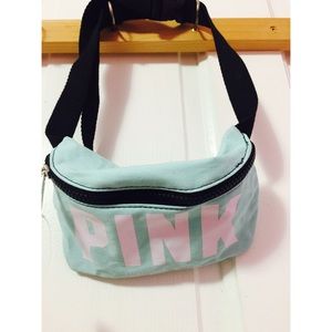 PINK Victoria Secret Fanny Pack 😊