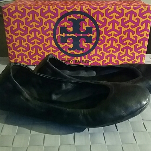 Tory Burch black 'Eddie' flat