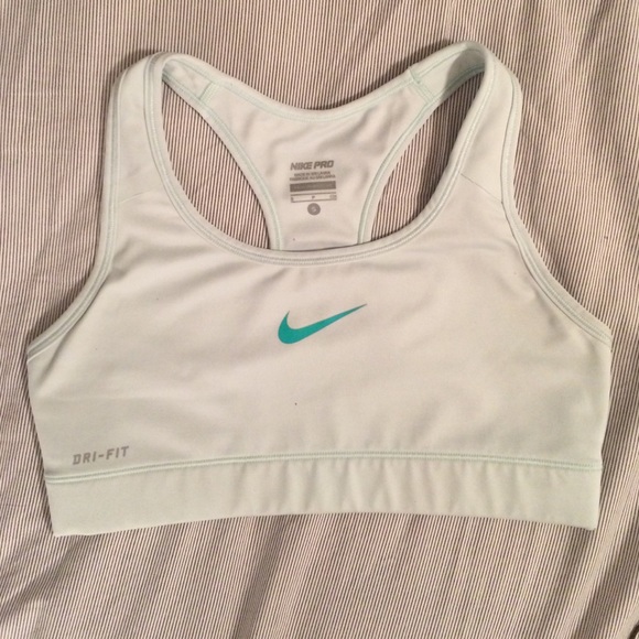 nike dri-fit sports bra