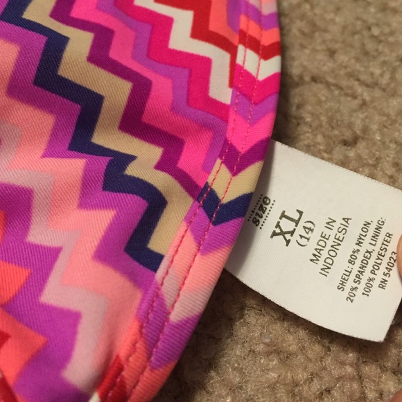 Chevron colorful bikini - Picture 2 of 4