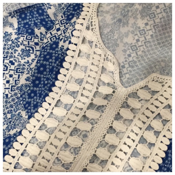 • Cobalt Blue Patterned Top • - Picture 3 of 3