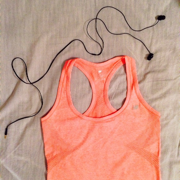 new balance peach workout tank