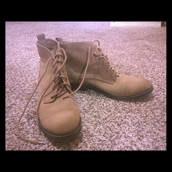 Combat style boot! Libby&Sam