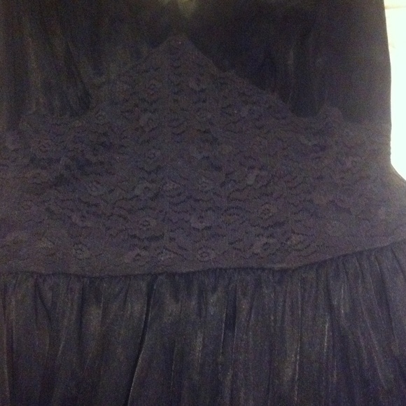 Black dress - Picture 2 of 3