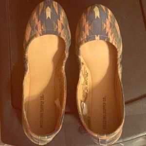 Very cute patterned flats!