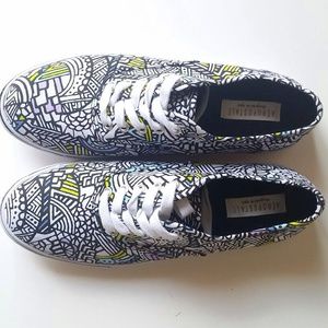 Low- Top Aeropostale Doodle Fashion Sneakers