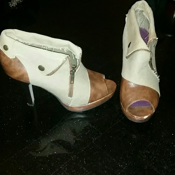Open toe boots