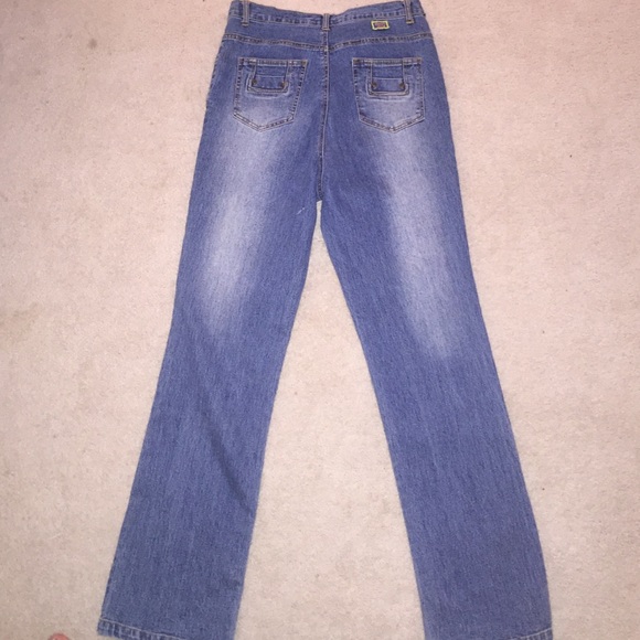 Jeans with button pockets - Picture 3 of 3