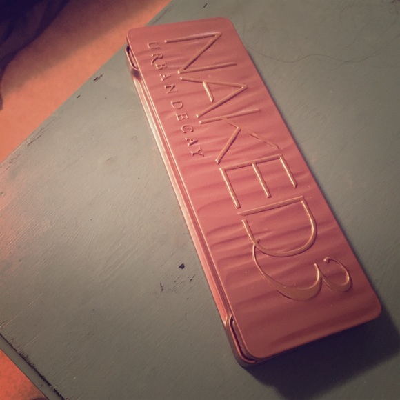 Authentic urban decay naked 3 palette