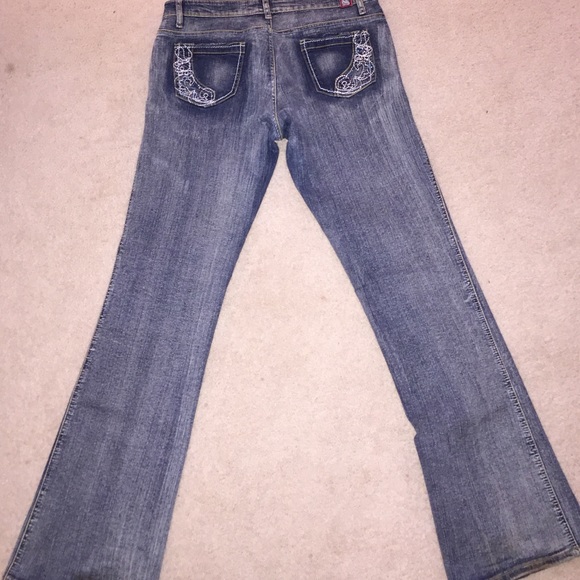 Jeans - Picture 3 of 4