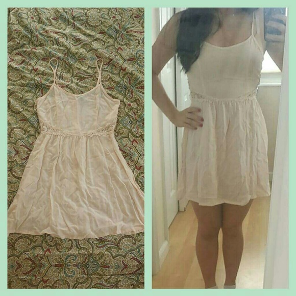 Light Pink Dress with Lace Embroidery on the Sides - Picture 1 of 1