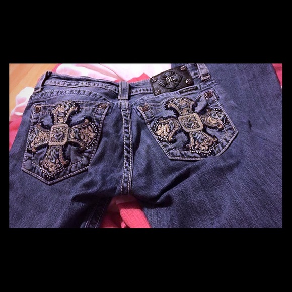 THE BUCKLE MISS ME JEANS!!!!BOOT CUT!!