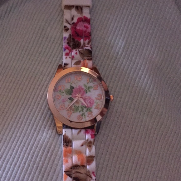 Floral watch 🌸🌿 - Picture 2 of 3