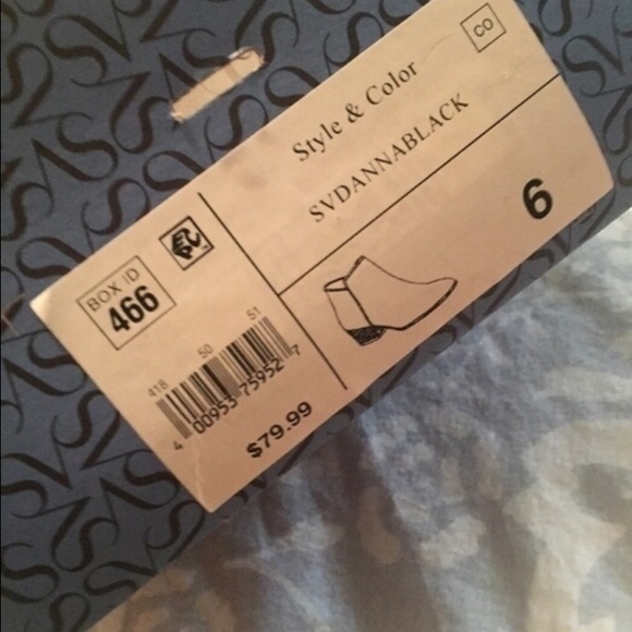 Vera Wang Black Booties - Picture 4 of 4