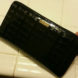 Kate Spade black wallet w/ bow prints