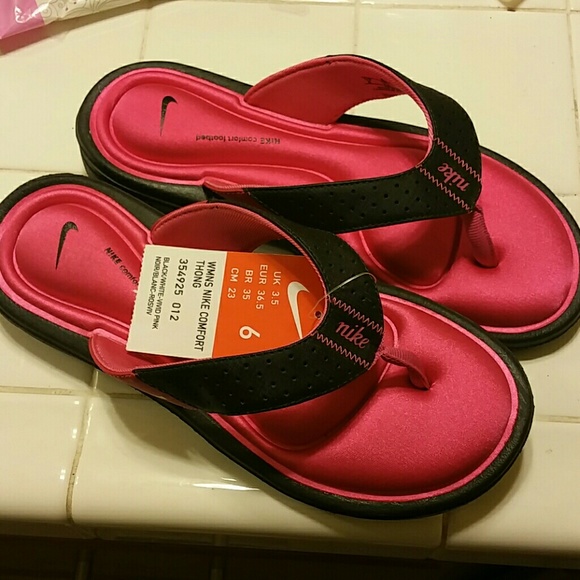 Nike women's sandals