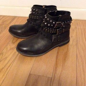 Gianni Bini Black Booties