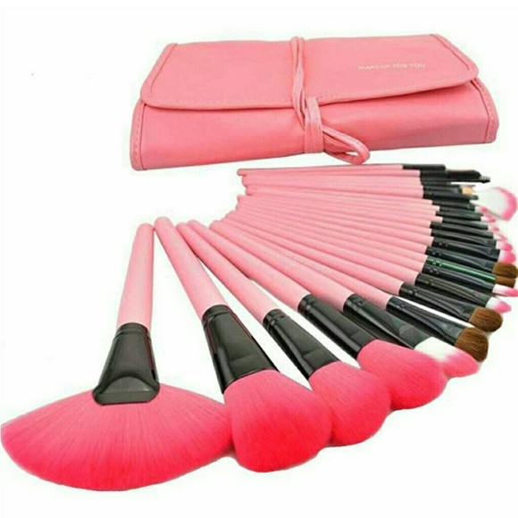 Wooden Pink Makeup Brushes