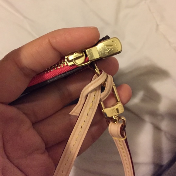 🚫 SOLD 🚫💯authentic Louis Vuitton pochette - Picture 2 of 4