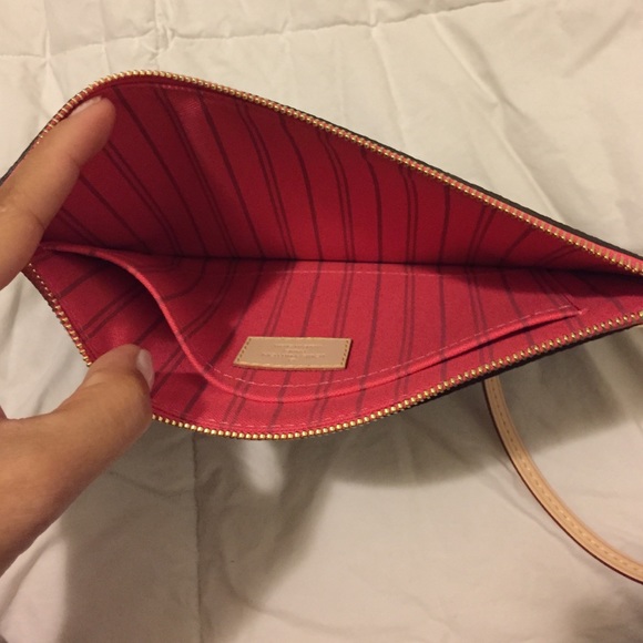 🚫 SOLD 🚫💯authentic Louis Vuitton pochette - Picture 3 of 4