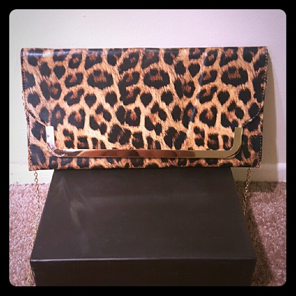 Beautiful lepord envelope clutch!! "Brand New"