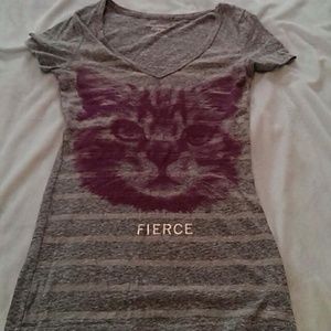 🔴american eagle cat v neck