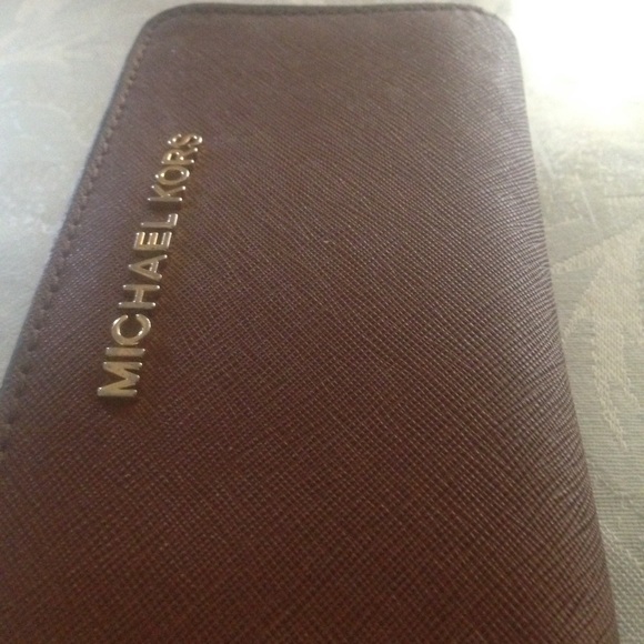 Michael Kors Wallet - Picture 2 of 4