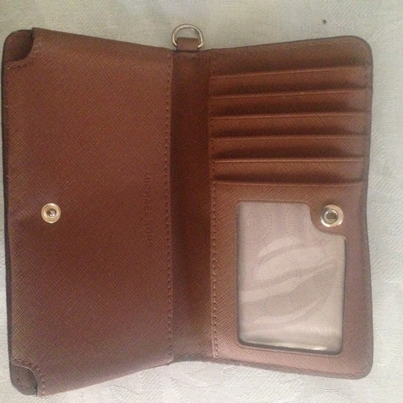 Michael Kors Wallet - Picture 3 of 4