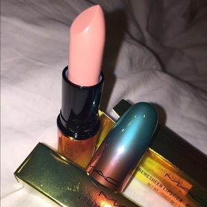 "Crème D'Nude" lipstick MAC cosmetics "wash & dry"