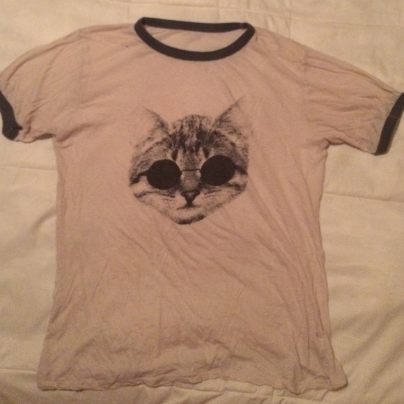 Brandy Melville cool cat tee