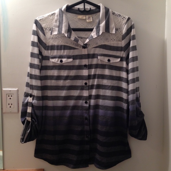 Daytrip Tops - Ombré Striped Shirt