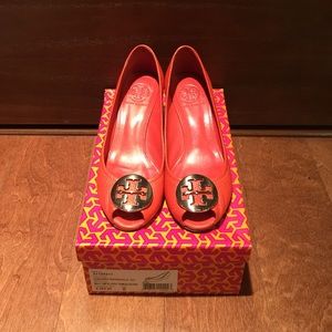 Tory Burch🌸Sally Wedge🌸Size 8🌸Red