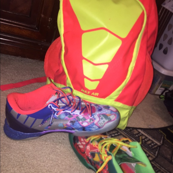 What the kobe 8 with free Nike bookbag - Picture 2 of 4
