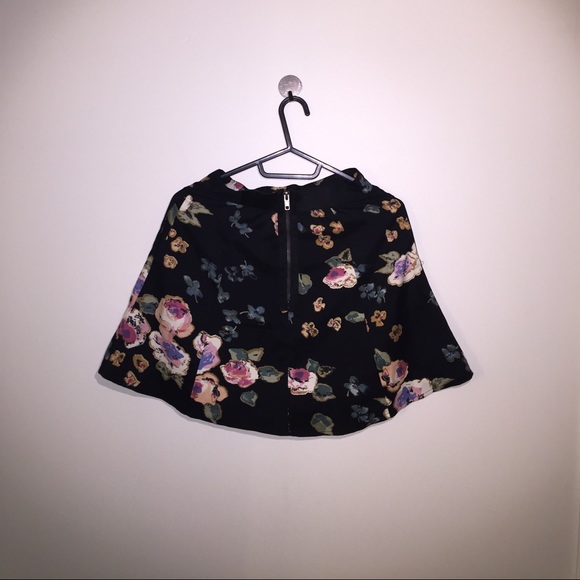 UO Black Floral Print Skirt! - Picture 2 of 4